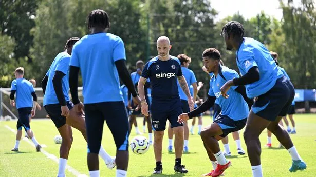 Emile Heskey says Chelsea could be in title race and makes worrying Man Utd claim