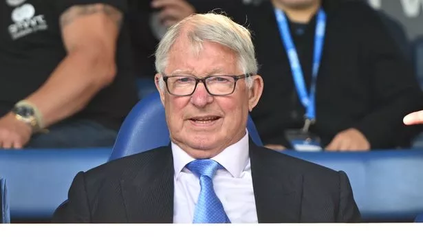 Man Utd news: Alex Ferguson’s contract terminated as Zinedine Zidane backed for move