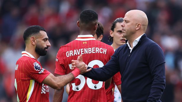 Liverpool news: Mo Salah contract update as Arne Slot gives players Man City challenge