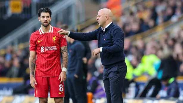 Arne Slot told to 'look down the road at Man Utd' in warning over Liverpool test