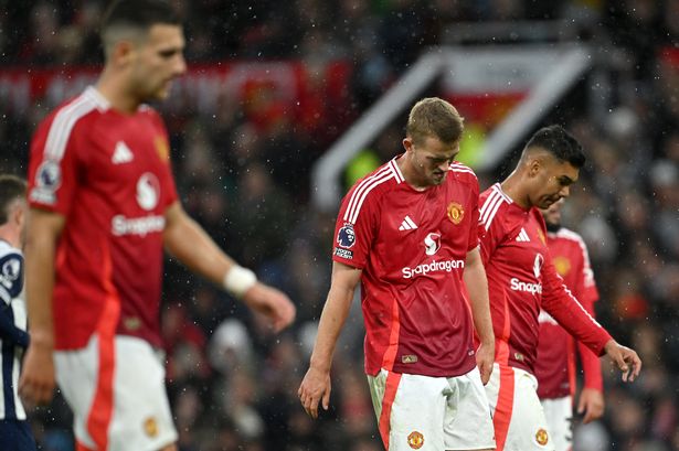 Man Utd savaged as Chelsea star issues one-word response to transfer question