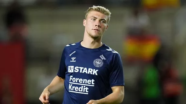 Erik ten Hag left sweating over fresh injury concern as Man Utd star sits out training