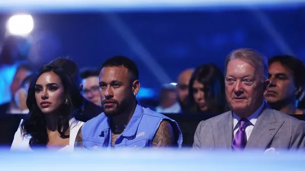 Neymar offers telling response to Arsenal question during exchange with Frank Warren