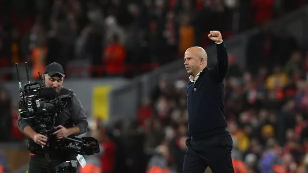 Jamie Carragher notices what Arne Slot did for first time during Liverpool’s Chelsea win