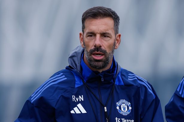 ‘I would have walked’ – Ruud van Nistelrooy told he should have left Man Utd with Erik ten Hag