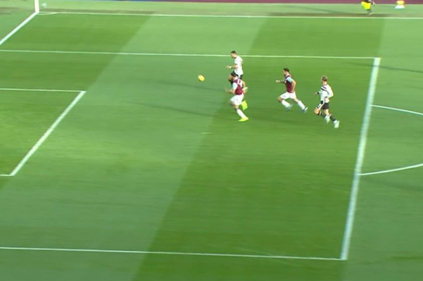 ‘I have no words’ – Man Utd fans respond to Diogo Dalot’s horror miss at West Ham