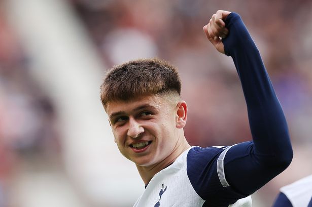 ‘I thought we had Neymar on the wing’ – Spurs star’s praise of Mikey Moore speaks volumes