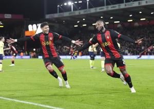 Southampton still winless after losing to south coast rival Bournemouth