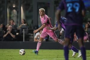 Luis Suarez criticizes Uruguay coach Bielsa for mistreating team at Copa America