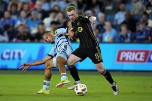 David Martínez, Denis Bouanga, Hugo Lloris power LAFC to 3-0 romp over Sporting KC