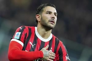 Milan defender Théo Hernandez suspended for 2 matches for protests after loss at Fiorentina