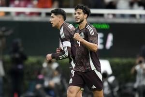 Mexico stops 7-game winless streak against the US as Jiménez and Huerta score in 2-0 victory