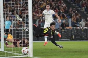 Roma, Ajax and Frankfurt victorious in Europa League. Chelsea wins in 3rd tier