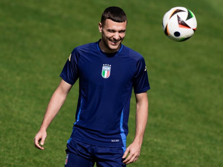 Man United on ‘Serie A scouting mission’ as Red Devils ‘watch Napoli duo’