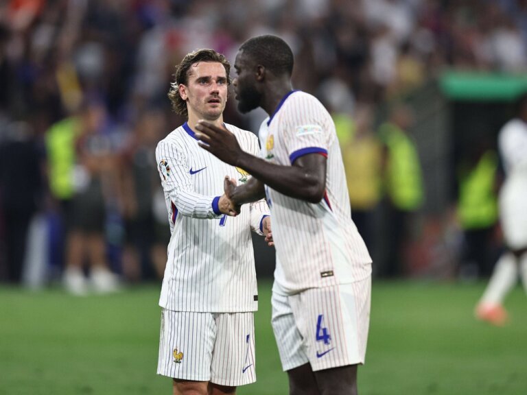 ‘End of an era’ – France legend announces shock international retirement aged 33