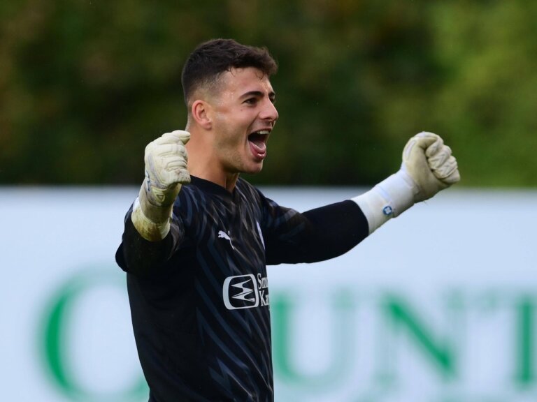 Manchester United transfer news: Arsenal, Red Devils interested in League One goalkeeper?