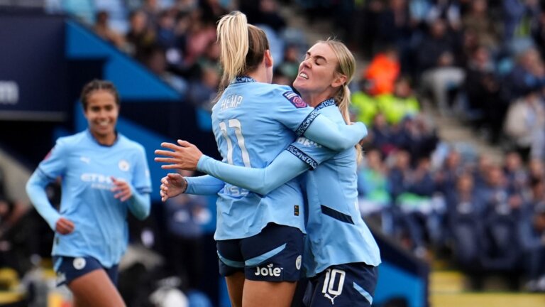 WSL: Man City go top after routine Hammers win, Arsenal held by Everton