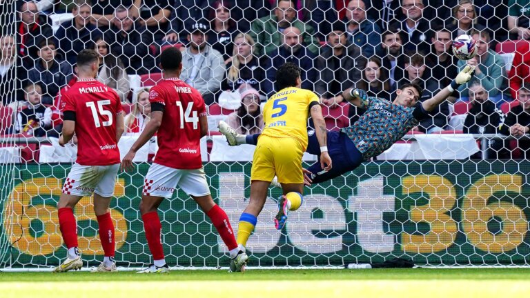 Leeds miss chance to go top in Bristol City draw