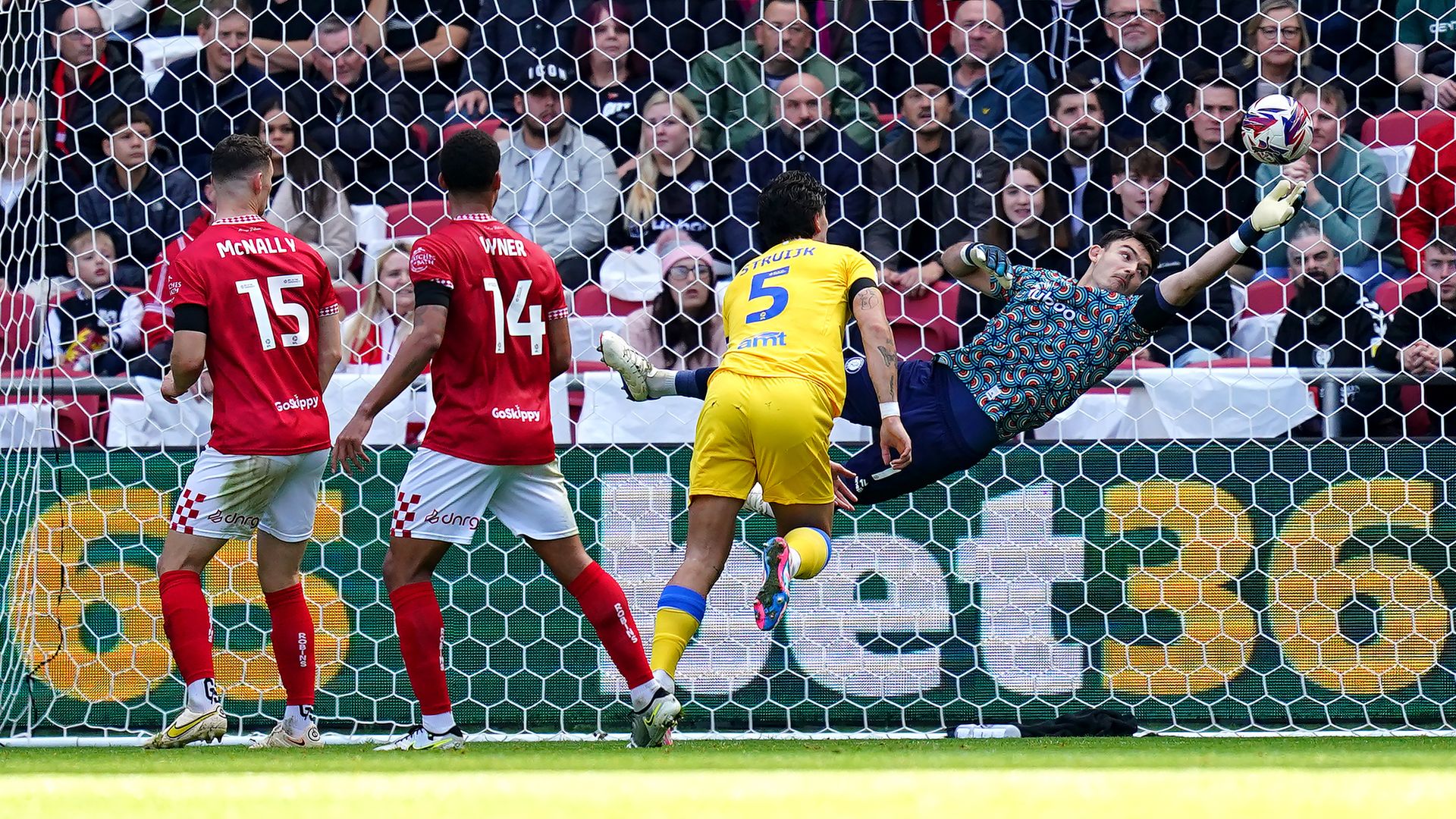Leeds miss chance to go top in Bristol City draw