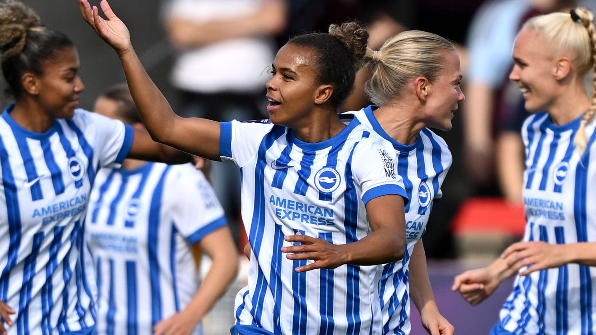 WSL: Brighton beat Villa in thriller as both sides sees red