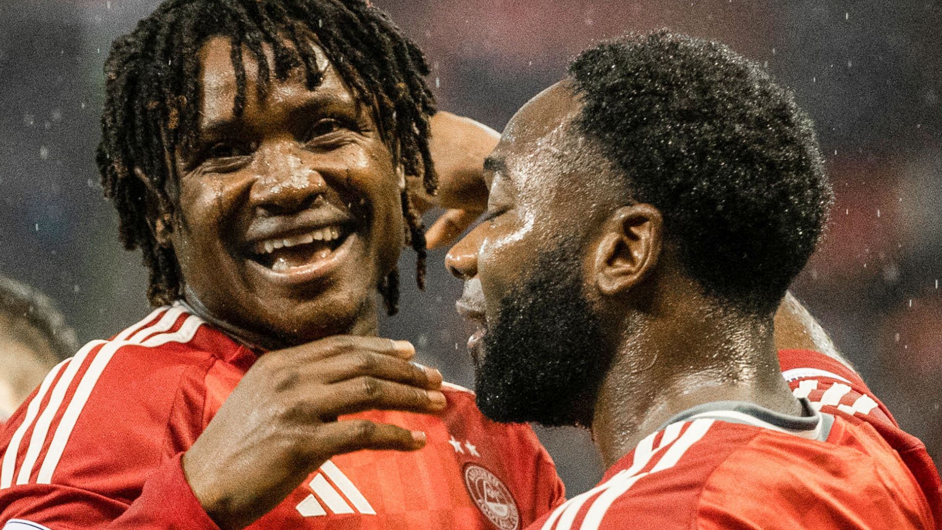 Ambrose late winner puts Aberdeen three points clear at top