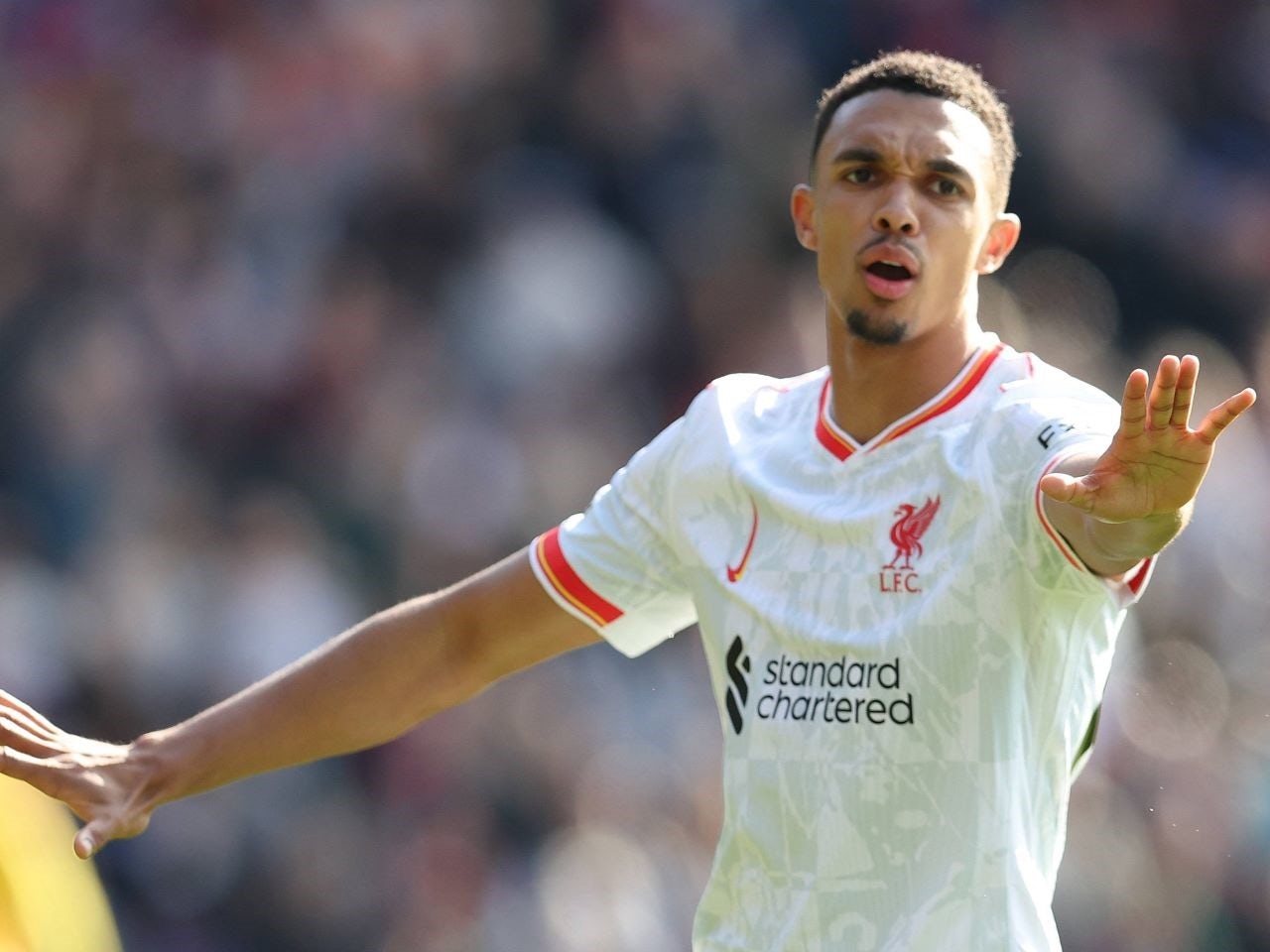 Real Madrid identify Liverpool transfer target as Trent Alexander-Arnold alternative