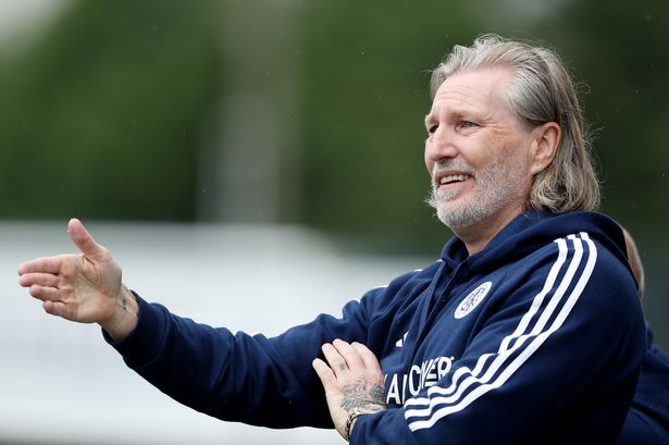 Robbie Savage makes Macclesfield vow after rejecting ‘lucrative’ job offer