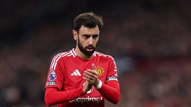 Man Utd captain Bruno Fernandes helps save ill passenger on easyJet flight