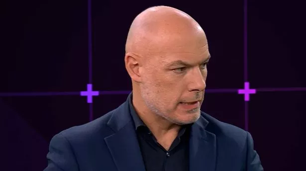 Howard Webb criticises Michael Oliver for decision that cost Erik ten Hag his Man Utd job