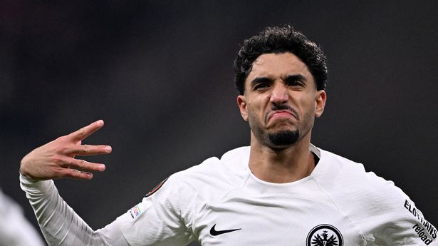 Liverpool get transfer boost as target that ‘wants to play with Mo Salah’ makes exit decision