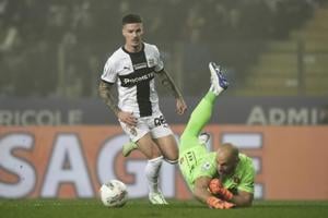 Mario Balotelli makes first Serie A appearance in 4 years in Genoa’s win over Parma