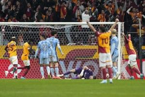 Man United ends winless run in Europe and Osimhen scores 2 as Galatasaray beats Tottenham