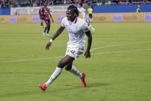 Weah scores for Juventus in Turin derby win and Leao nets 2 in AC Milan draw at Cagliari