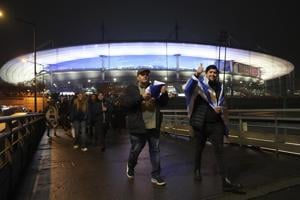 Police make 2 arrests after brief fan-fight at high-security France-Israel soccer match
