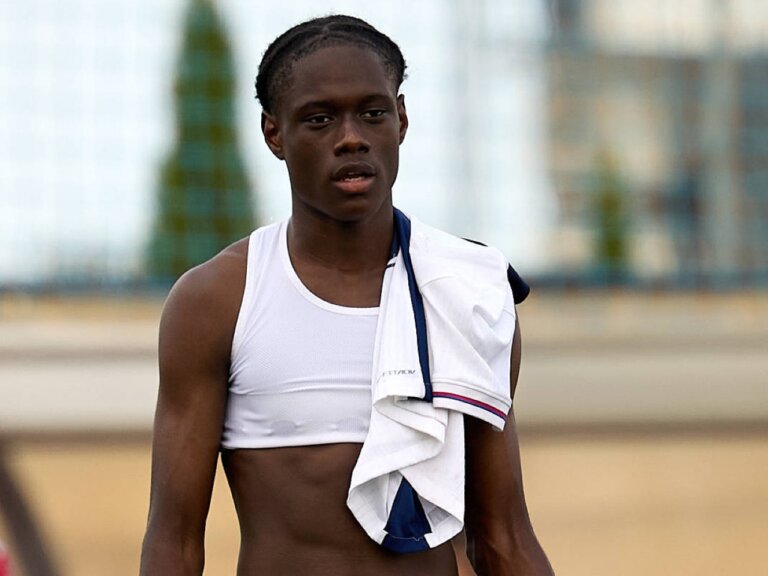 Man United wonderkid who has been compared to Bukayo Saka ‘in line’ for new four-year contract at Old Trafford