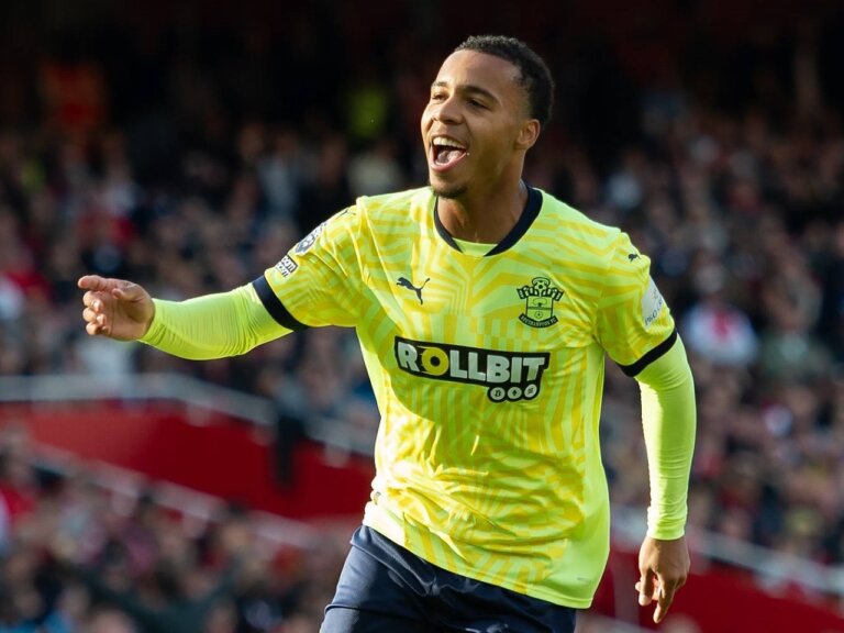 Leeds United ‘targeting’ capture of Premier League striker who wants to avoid Championship football