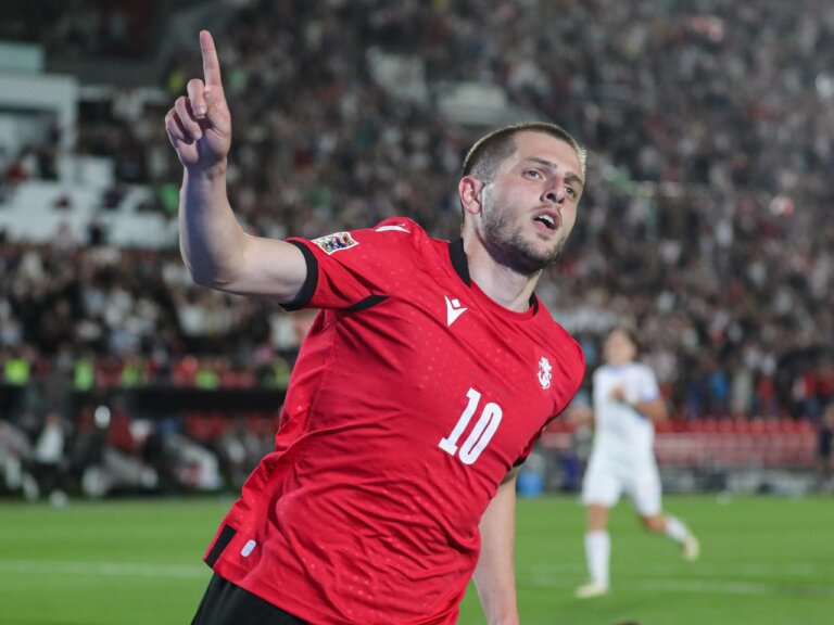 Leicester City to fight Wolves, Everton for 25-year-old Championship star?