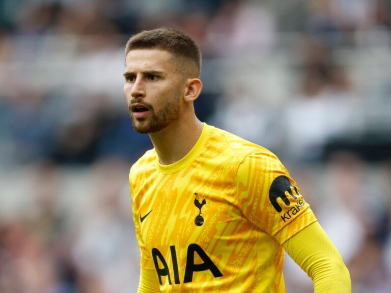 Tottenham transfer news: Spurs targeting goalkeeper signing in January following Guglielmo Vicario injury?