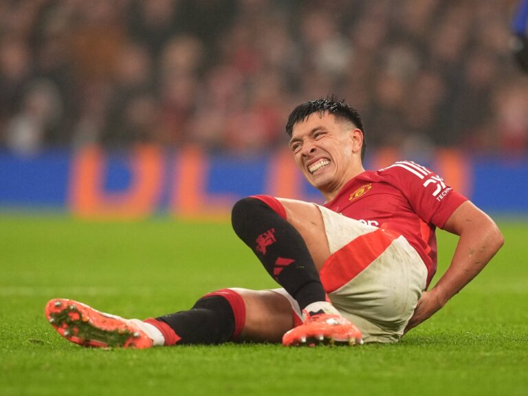 Man United injury news: Lisandro Martinez update issued amid fears regarding ‘significant hip issue’