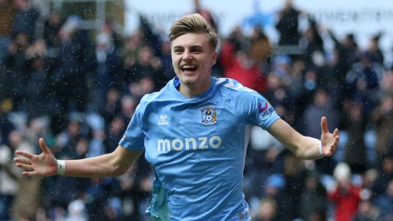 Managerless Coventry hit back to hold 10-player Sheff Utd