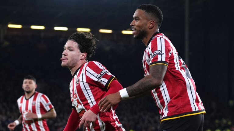 Sheff Utd thump Oxford to go top of Championship