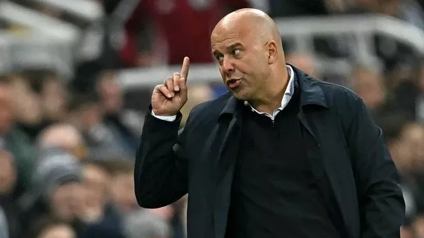 Liverpool boss Arne Slot leaves Eddie Howe fuming by entering referee’s room at Newcastle