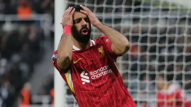 Liverpool told ‘simple answer’ to solve ongoing Mo Salah contract feud