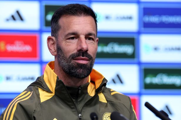 Ruud van Nistelrooy’s heartwarming comment as Man Utd icon pays tribute to Sir Bobby Robson