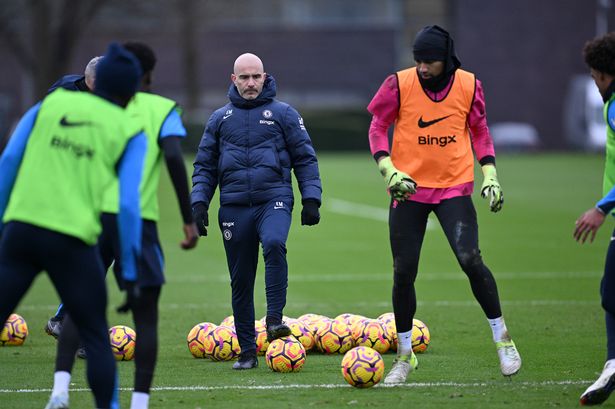 Chelsea eye two Premier League stars after putting five players up for January sale