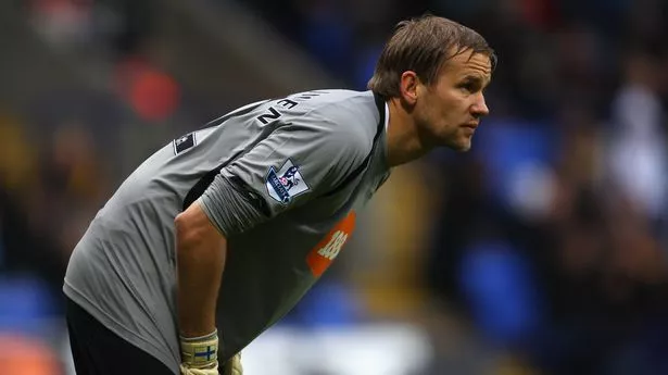 ‘I’m a Premier League cult hero who quit electrician job – here’s truth on Man Utd https://www.mirror.co.uk/sport/football/transfer-news/manutd-transfer-news-jussi-jaaskelainen-34300760s’