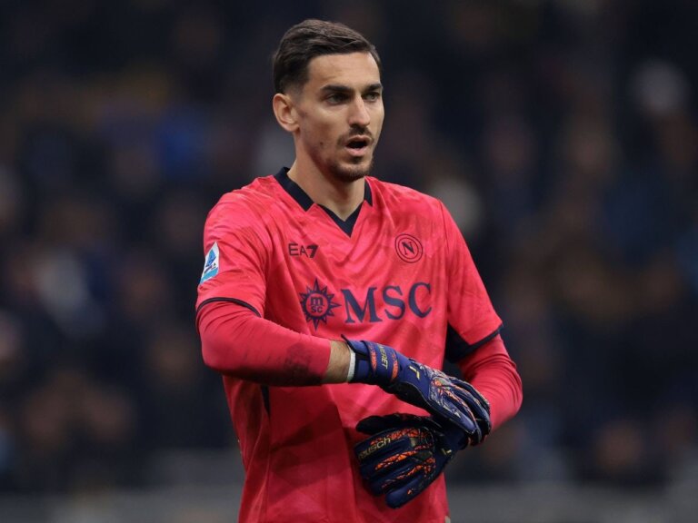 Man United transfer news: Red Devils ‘targeting suprise move’ for Serie A goalkeeper