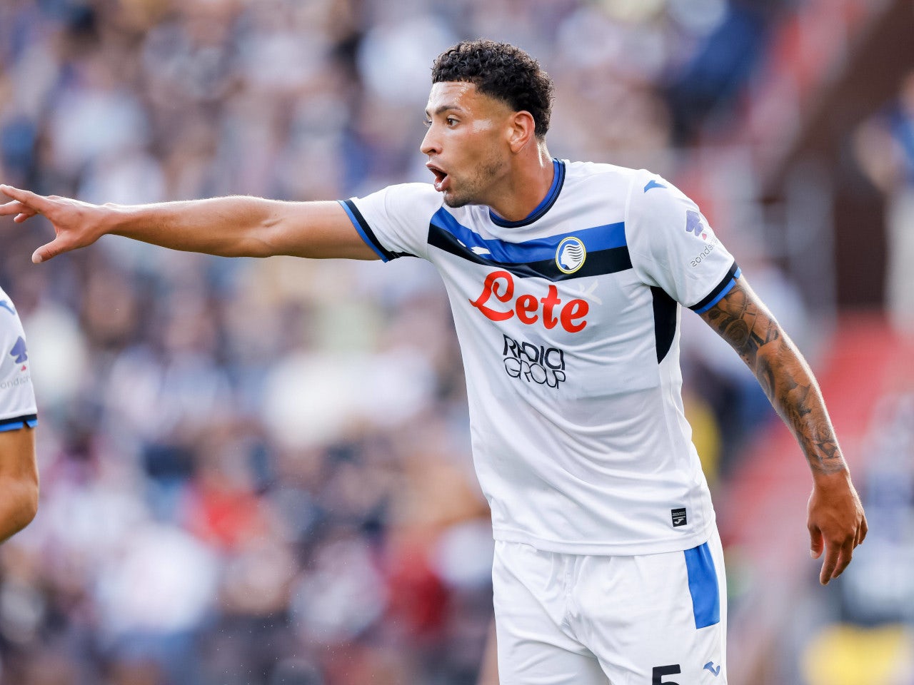 Wolves transfer news: Midlands duo 'leading chase' for former Premier League defender