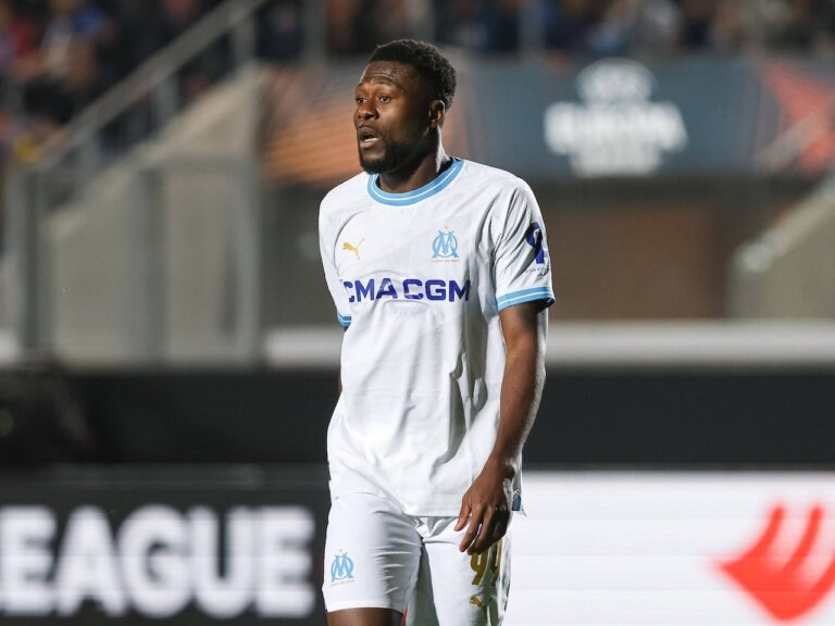 Leicester City ‘eyeing’ 30-year-old defender that current club ‘want to get rid of at all costs’