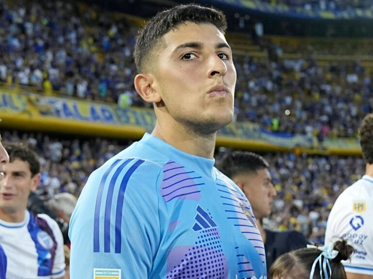 Friday’s Transfer Talk Update: Mike Penders, Ayden Heaven, Leandro Brey